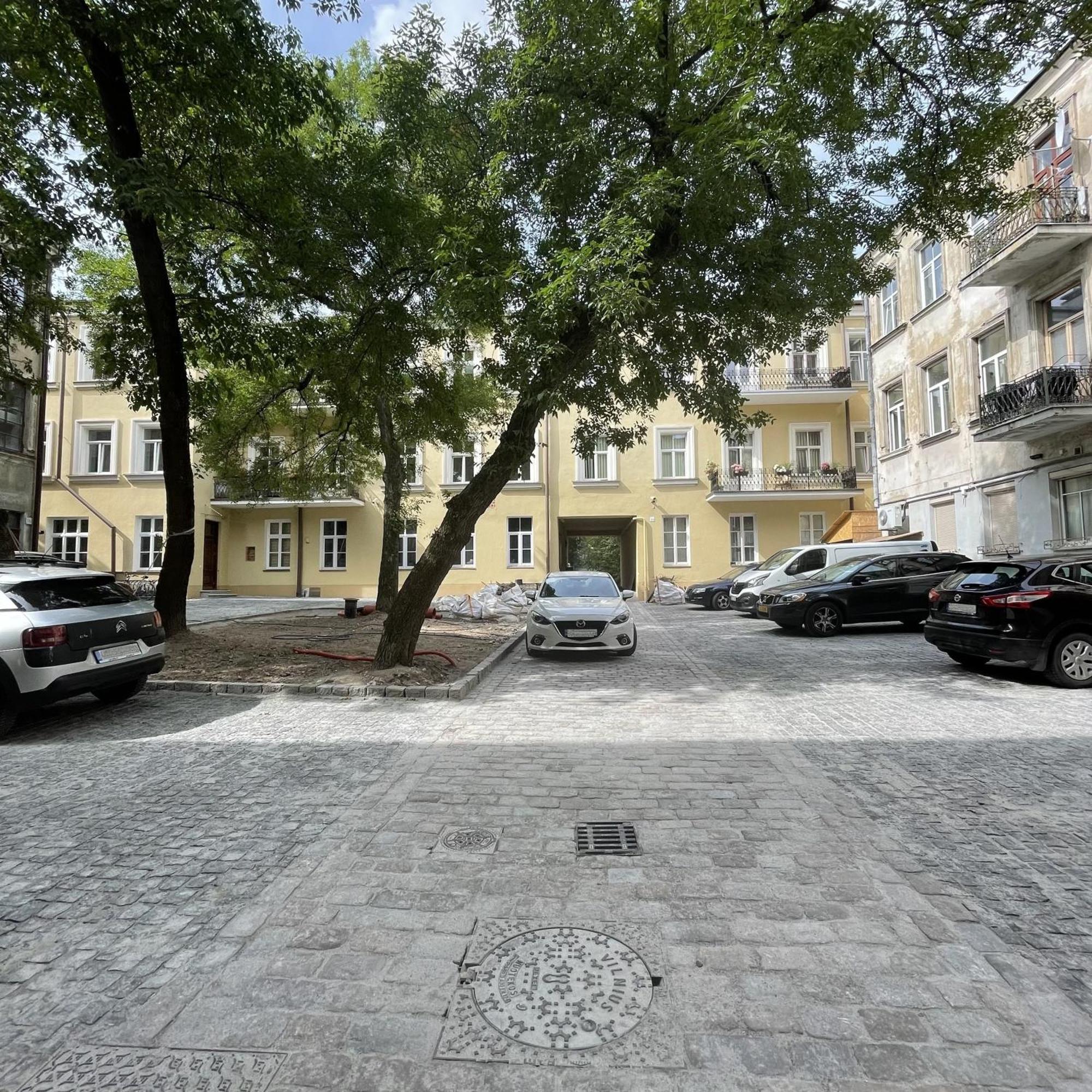 Modern Vilnius Old Town Apartment With Free Parking Exterior photo